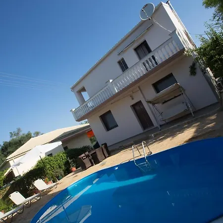 Marinos & Pool Holiday home Petriti (Corfu)