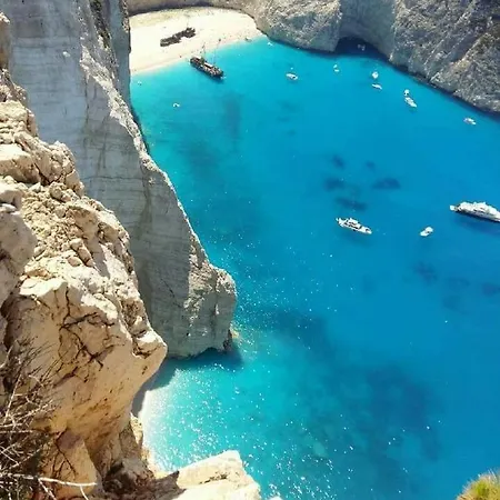 Marinos & Pool * Petriti (Corfu)